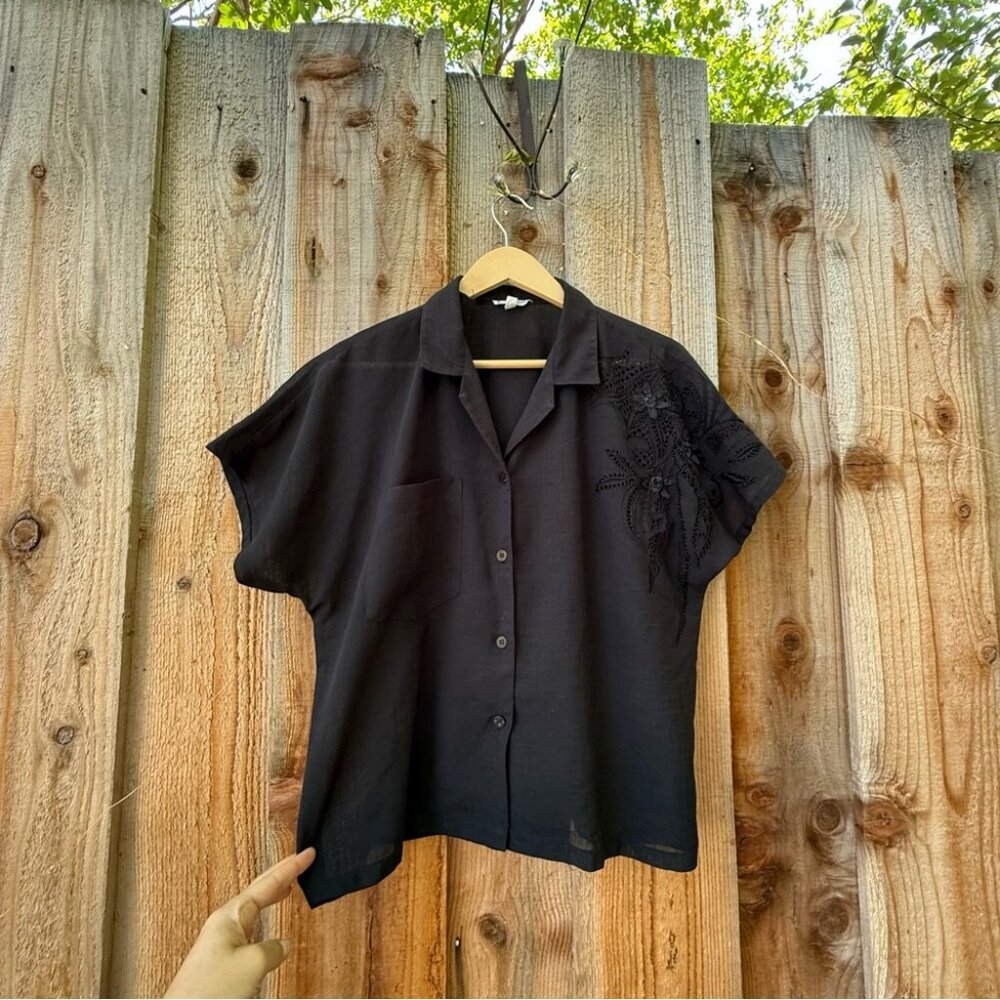 Vintage Black Short Sleeve Dolman Button-Up 3D Floral Blouse